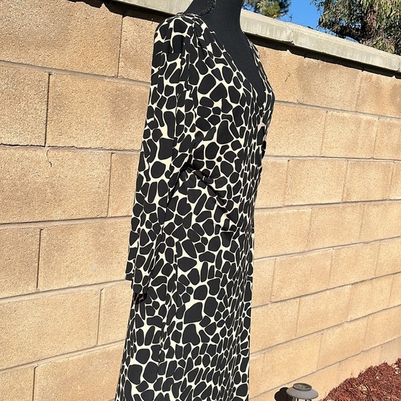 Low neck line leopard print rayon below the knee dress Size 14 by Enfocus Studio - Picture 4 of 6